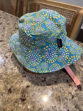 Patagonia Teal Bucket Hat with Pink & Yellow Floral Print 18-24m